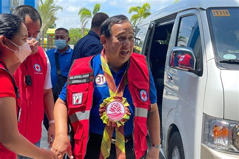PH Red Cross gives cash, livelihood aid to La Union families.